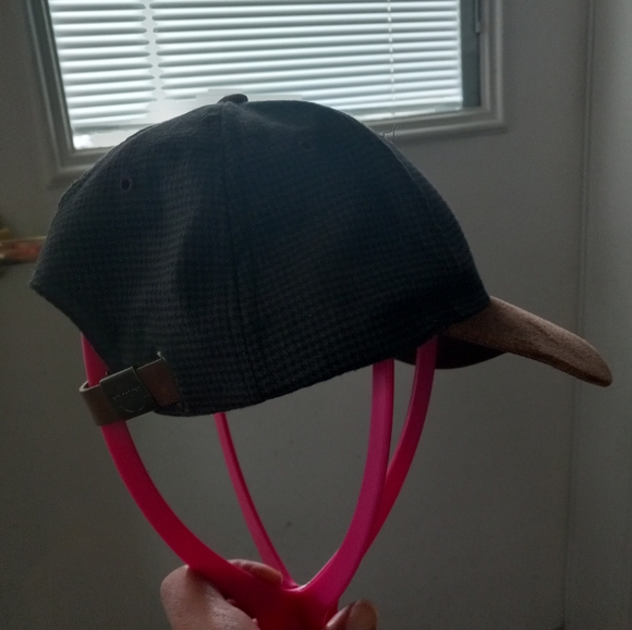 Hat - Picture 2 of 4